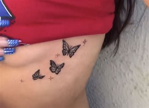 butterfly underboob tattoo|23 Under Breast Tattoo Ideas For The Bravest。